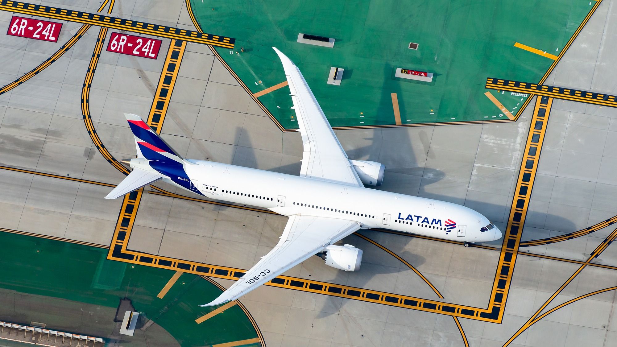 50+ matkustajaa loukkaantui äkillisen pudotuksen jälkeen Latam Boeing 787: stä Sydneystä