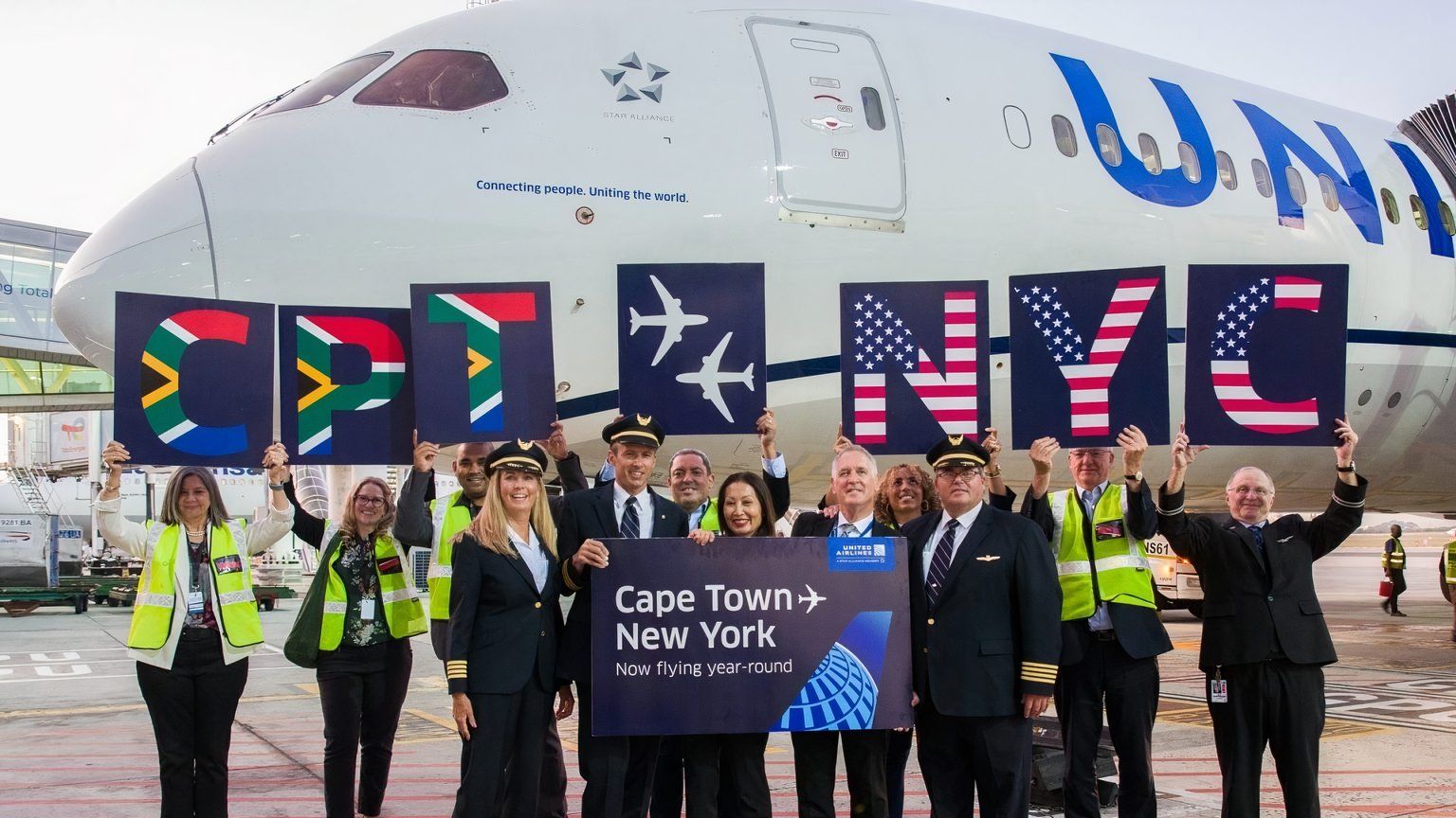 Jopa 7 470 merimailia: 10 pisin American Airlines, Delta &amp; United Reitit yhdistettynä