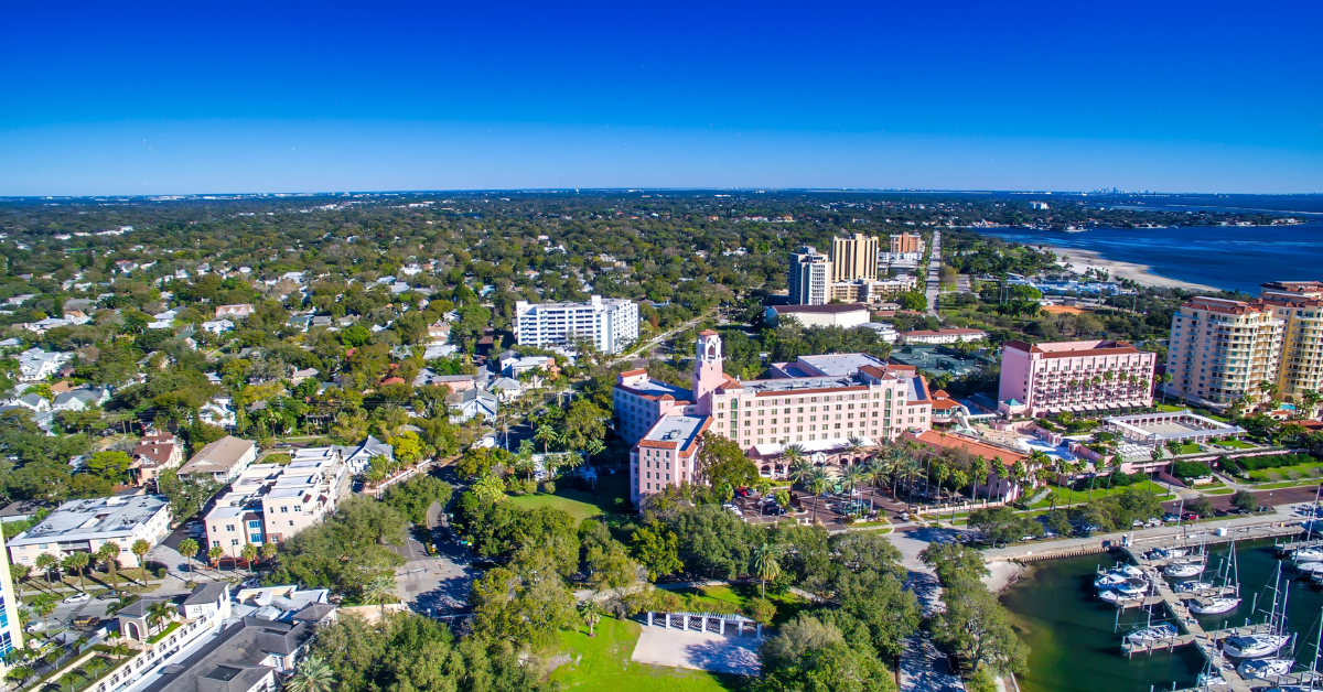Hot Spot floridassa valmistautuu hurrikaaniin Miltoniin huolimatta, että se näyttää tunnistamattomalta Helenen jälkeen