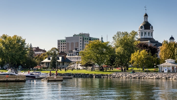 Kaupunki, jossa Kanadan ensimmäinen parlamentti pidettiin! 5 vierailun turistikohtaa entisessä pääkaupungissa, Kingstonissa