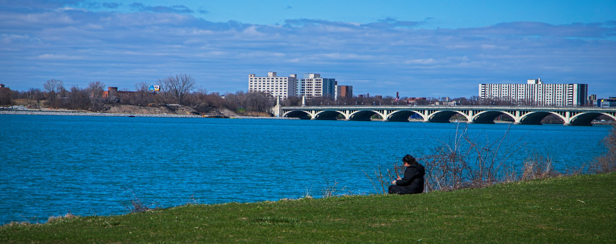 Yksinäisyyden voittaminen tiellä: ystävyyssuhteiden tekeminen ja ylläpitäminen digitaalisena nomadina