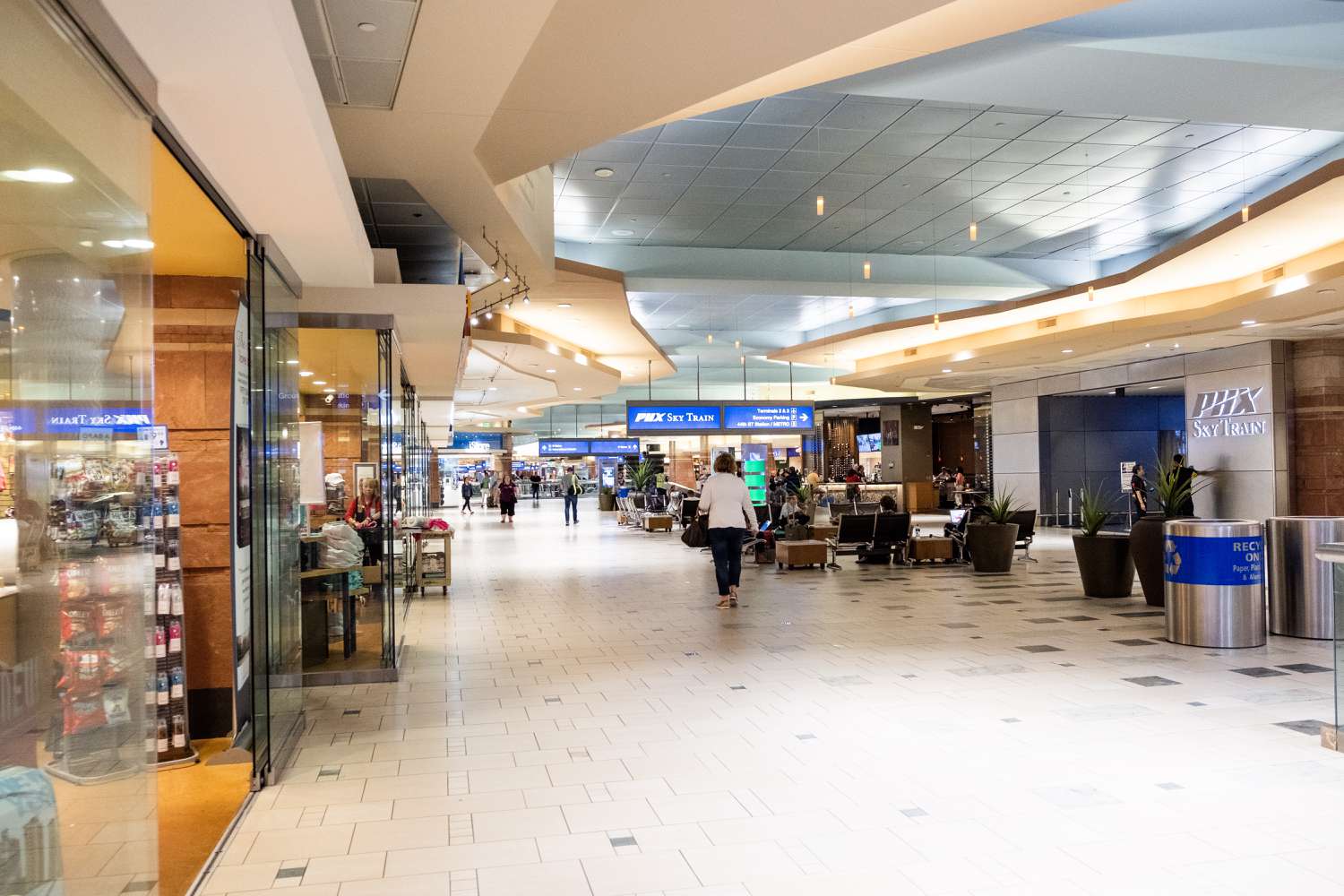 Matkalaukkujen varastointi Phoenix Sky Harborin kansainvälisellä lentokentällä