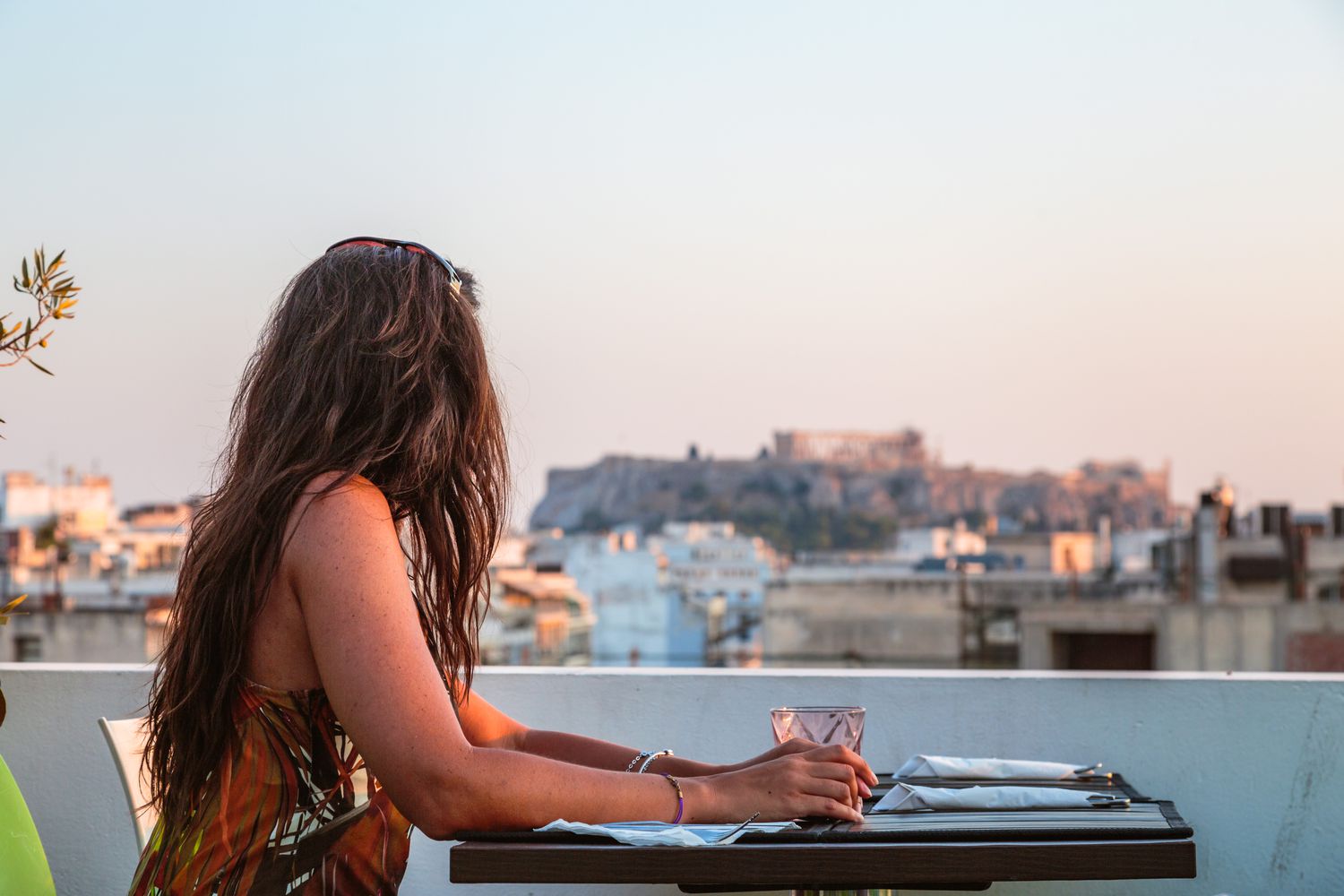 Kuinka juoda laillisesti ja turvallisesti Kreikassa