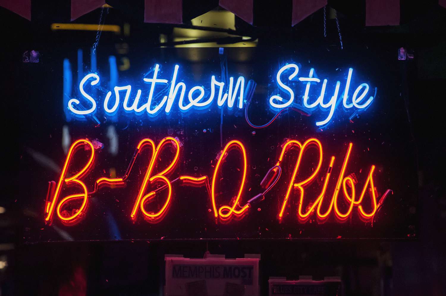 Memphis-ravintolat 'Diners, Drive-Ins and Sukellus'