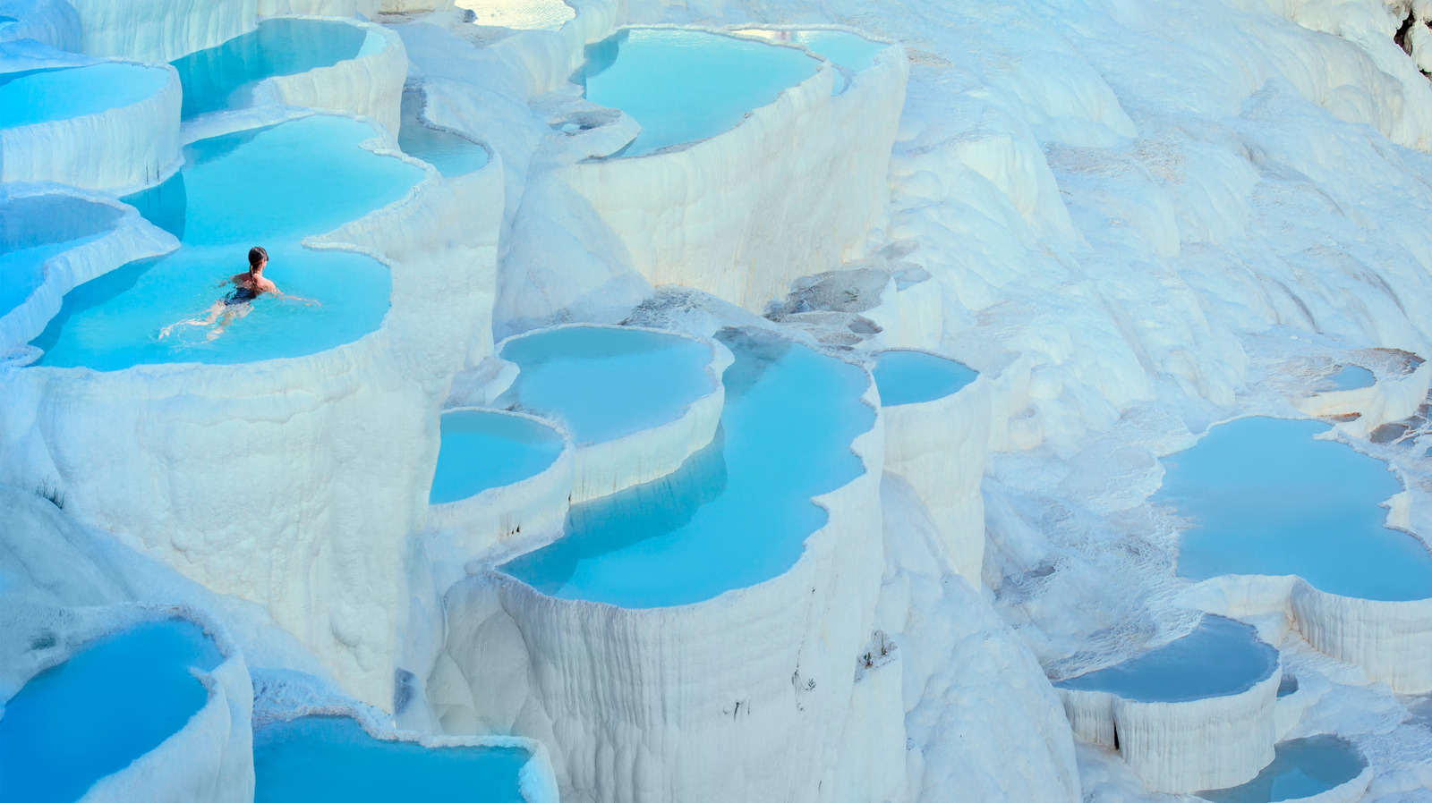Travelersin mukaan maailman parhaat kuumat lähteet rentouttavalle lomalle