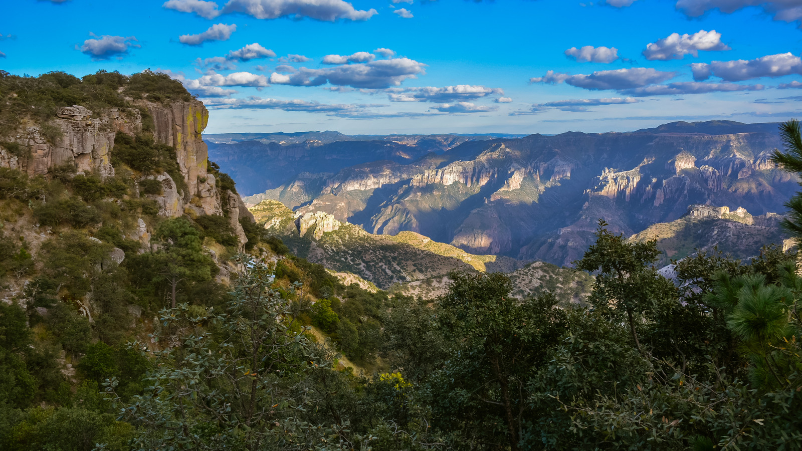 "Meksikon Grand Canyon" tarjoaa seikkailunhaluisen vuoristoloman